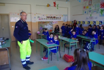 Corso di evacuazione Scuola Elementare Acquarica Protezione Civile "LA FONTANA"